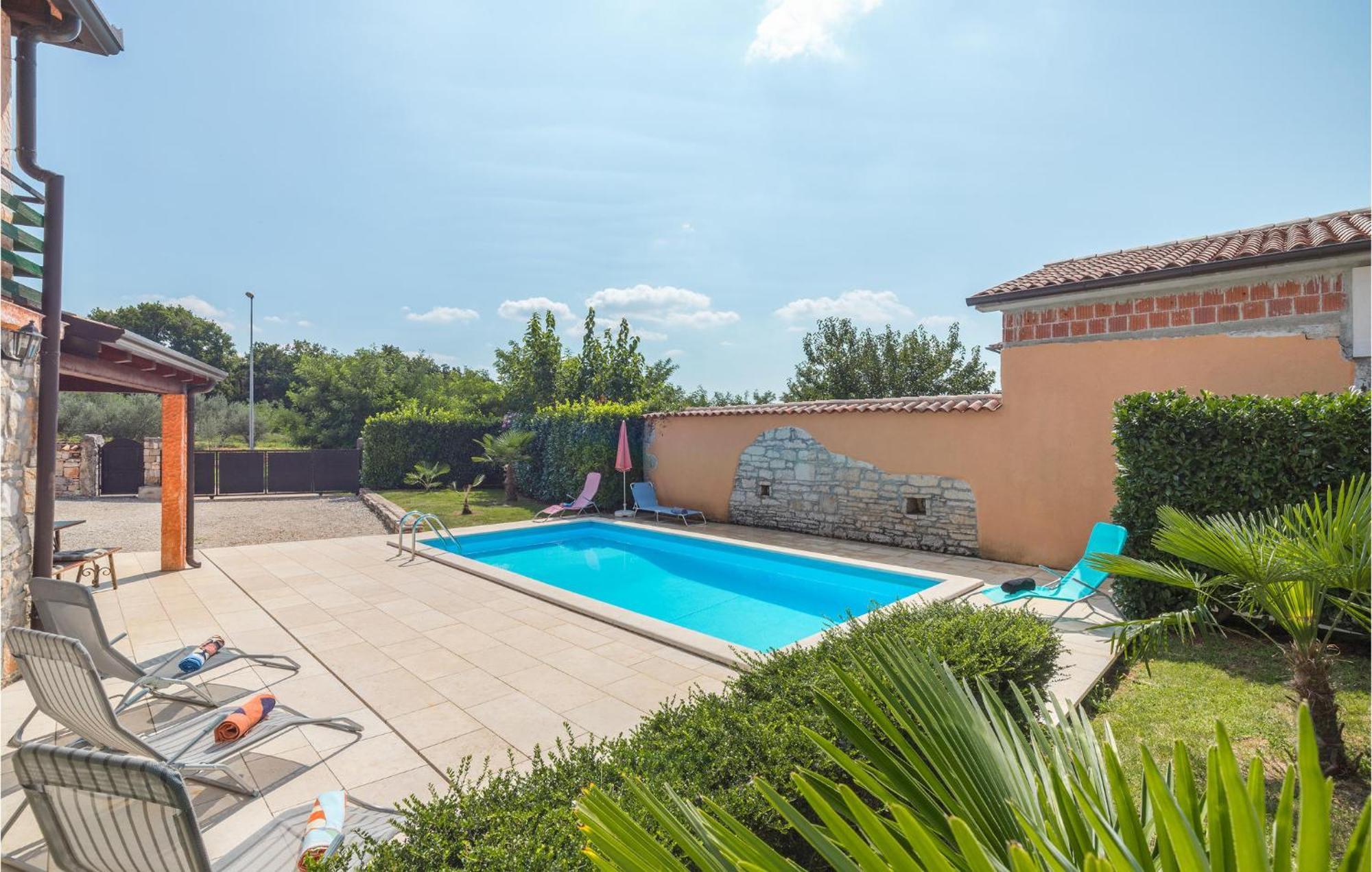 Lovely Home In Visnjan With Outdoor Swimming Pool Exterior photo